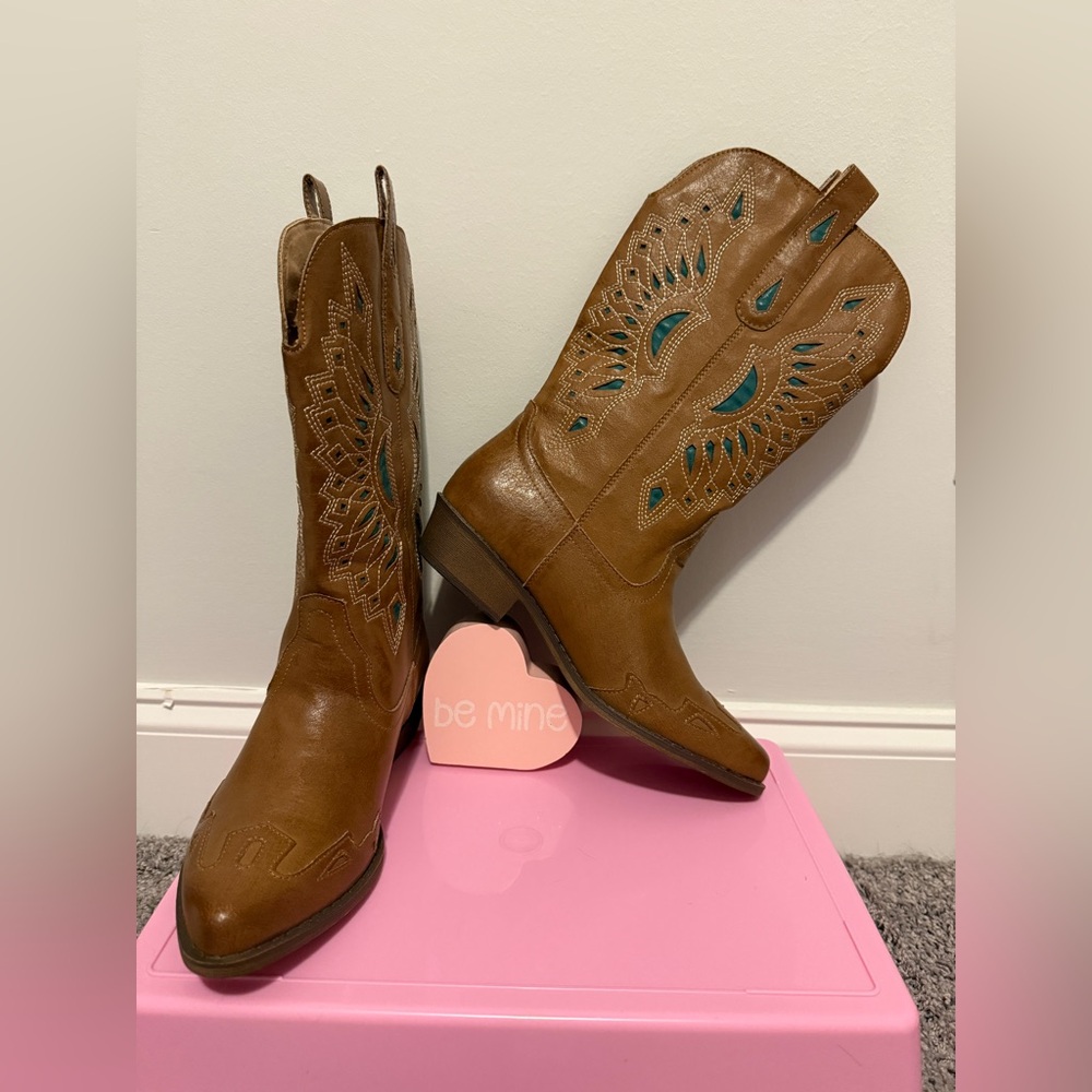 💖NWT Coconuts by Matisse Bandalero Western Heeled Boots💖size 8